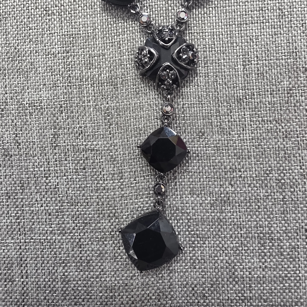 Vintage Signed Trifari Y-drop necklace with black arcrylic faceted stones. EUC - Picture 6 of 11